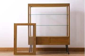 レトロ家具　昭和中期　ナラ材　レトロな雰囲気が味のあるガラスケース(陳列棚、飾り棚)