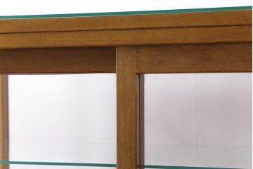 レトロ家具　昭和中期　ナラ材　レトロな雰囲気が味のあるガラスケース(陳列棚、飾り棚)