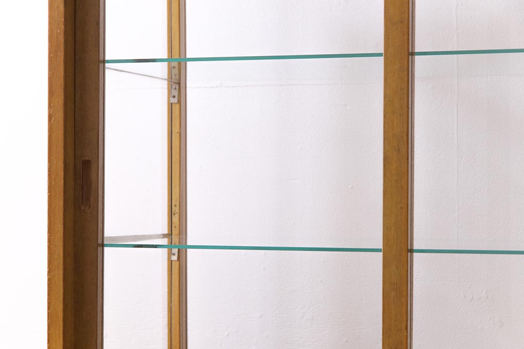 レトロ家具　昭和中期　ナラ材　レトロな雰囲気が味のあるガラスケース(陳列棚、飾り棚)