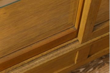 レトロ家具　昭和中期　ナラ材　レトロな雰囲気が味のあるガラスケース(陳列棚、飾り棚)
