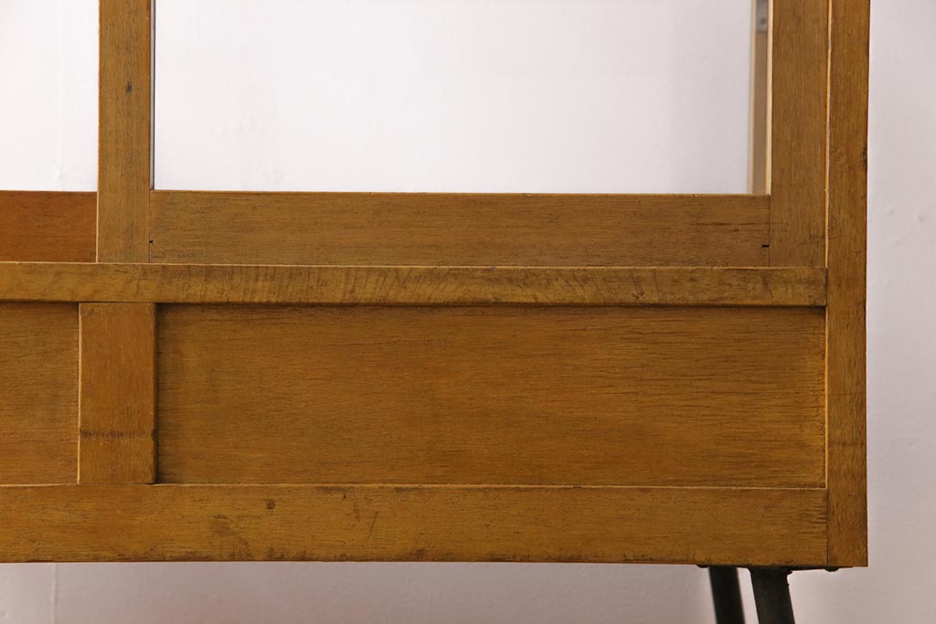 レトロ家具　昭和中期　ナラ材　レトロな雰囲気が味のあるガラスケース(陳列棚、飾り棚)