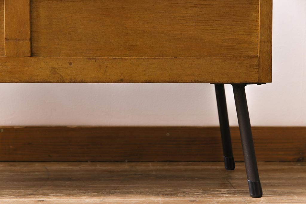 レトロ家具　昭和中期　ナラ材　レトロな雰囲気が味のあるガラスケース(陳列棚、飾り棚)