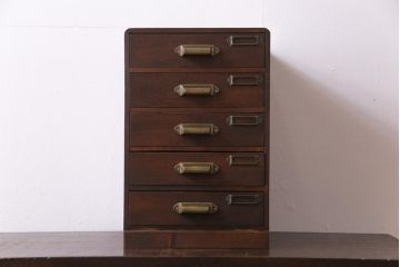 アンティーク家具　昭和中期　ネームプレート付き　懐かしさ漂うナラ材製の小引き出し(小物収納、卓上収納)