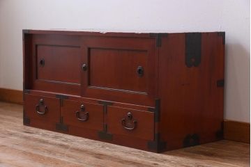 アンティーク家具　昭和初期　ヒノキ材　和の趣き溢れる上品な箪笥ローボード(収納棚、引き出し、リビングボード)