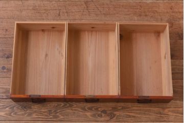 アンティーク家具　昭和初期　ヒノキ材　和の趣き溢れる上品な箪笥ローボード(収納棚、引き出し、リビングボード)