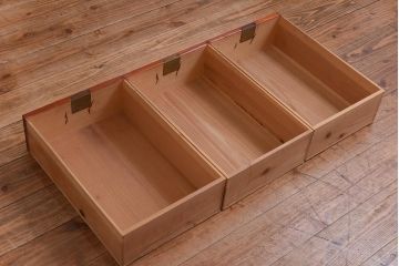 アンティーク家具　昭和初期　ヒノキ材　和の趣き溢れる上品な箪笥ローボード(収納棚、引き出し、リビングボード)