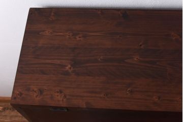 アンティーク家具　リメイク品　前面松材　古材の風合いが味わい深いパタパタ扉のキャビネット(戸棚、下駄箱、収納棚)