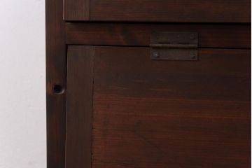 アンティーク家具　リメイク品　前面松材　古材の風合いが味わい深いパタパタ扉のキャビネット(戸棚、下駄箱、収納棚)