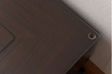 中古　大阪唐木指物　カリン材　つややかな漆塗りと品のよい装飾の座卓(ローテーブル、花梨材)(定価約90万円)