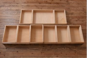 ビンテージ　神戸洋家具　組み立て式　凝った取っ手がシックな印象を与えるナラ材のワークデスク(両袖机、在宅ワーク、在宅用)