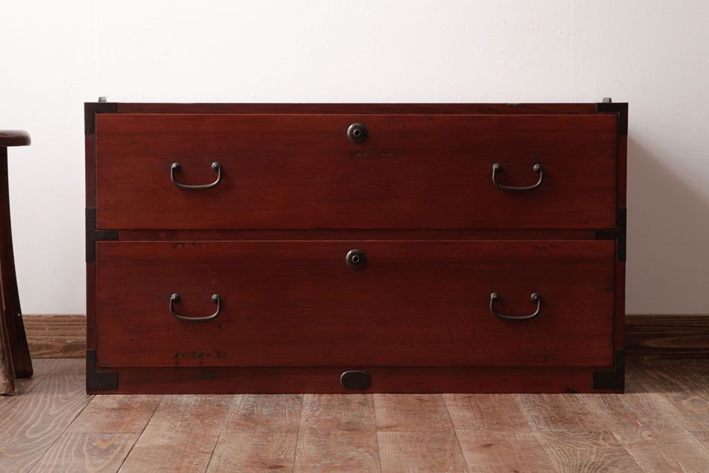 アンティーク家具　昭和初期　ヒノキ材　上品な雰囲気あふれる箪笥ローボード(チェスト、リビングボード、衣装箪笥)