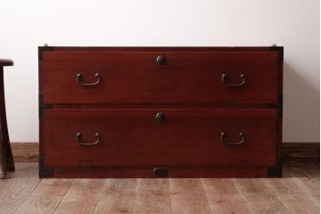 アンティーク家具　昭和初期　ヒノキ材　上品な雰囲気あふれる箪笥ローボード(チェスト、リビングボード、衣装箪笥)