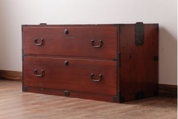 アンティーク家具　昭和初期　ヒノキ材　上品な雰囲気あふれる箪笥ローボード(チェスト、リビングボード、衣装箪笥)