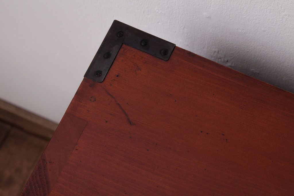 アンティーク家具　昭和初期　ヒノキ材　上品な雰囲気あふれる箪笥ローボード(チェスト、リビングボード、衣装箪笥)