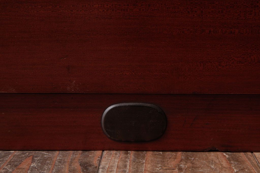 アンティーク家具　昭和初期　ヒノキ材　上品な雰囲気あふれる箪笥ローボード(チェスト、リビングボード、衣装箪笥)