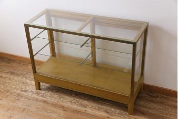 レトロ家具　昭和中期　ナラ材　レトロであたたかみのある雰囲気のガラスケース(陳列棚、飾り棚)