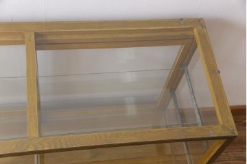 レトロ家具　昭和中期　ナラ材　レトロであたたかみのある雰囲気のガラスケース(陳列棚、飾り棚)