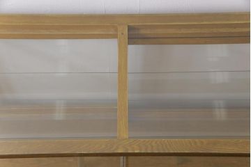 レトロ家具　昭和中期　ナラ材　レトロであたたかみのある雰囲気のガラスケース(陳列棚、飾り棚)