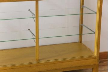レトロ家具　昭和中期　ナラ材　レトロであたたかみのある雰囲気のガラスケース(陳列棚、飾り棚)