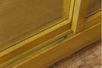 レトロ家具　昭和中期　ナラ材　レトロであたたかみのある雰囲気のガラスケース(陳列棚、飾り棚)