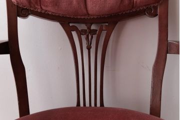 アンティーク家具　フランスアンティーク　マホガニー材　チッペンデール様式　優雅な佇まいのアームチェア(1人掛けソファ)