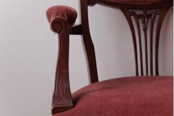 アンティーク家具　フランスアンティーク　マホガニー材　チッペンデール様式　優雅な佇まいのアームチェア(1人掛けソファ)