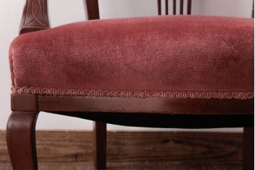 アンティーク家具　フランスアンティーク　マホガニー材　チッペンデール様式　優雅な佇まいのアームチェア(1人掛けソファ)