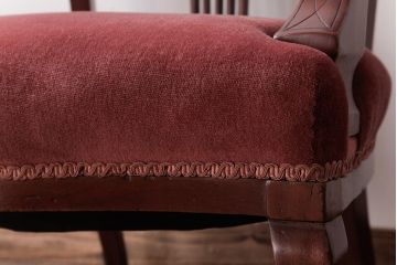 アンティーク家具　フランスアンティーク　マホガニー材　チッペンデール様式　優雅な佇まいのアームチェア(1人掛けソファ)