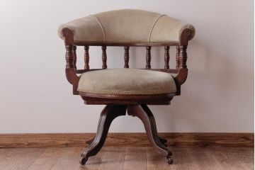 アンティーク家具　イギリスアンティーク　マホガニー材　重厚感と貫禄のあるキャスター付きチェア(アームチェア、椅子)