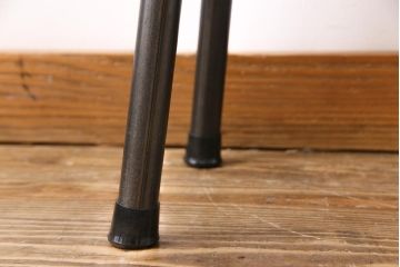 リメイク家具　ケヤキ古材　ちょっとしたスペースで使いやすい小振りな鉄脚ベンチ(板座チェア、椅子、花台、飾り台)