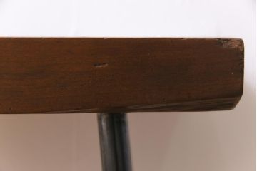 アンティーク雑貨　和製アンティーク　栃の木材一枚板　味のある古材をリメイクした鉄脚ベンチ(板座チェア、ディスプレイ台)