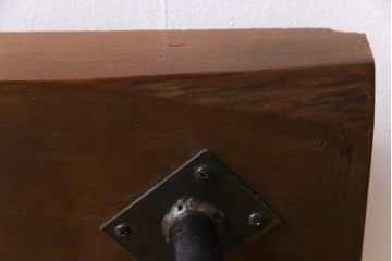 アンティーク雑貨　和製アンティーク　栃の木材一枚板　味のある古材をリメイクした鉄脚ベンチ(板座チェア、ディスプレイ台)