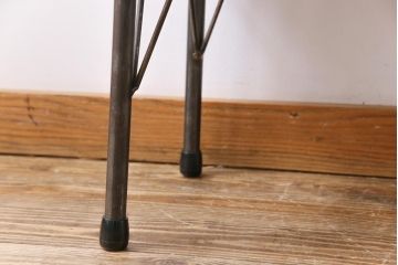 古材使用　ラワン材一枚板 低めのサイズが可愛らしいリメイク鉄脚ローテーブル(センターテーブル、飾り台)