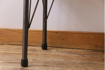 アンティーク家具　昭和中期　楠木材一枚板　シンプルなデザインが取り入れやすい鉄脚テーブル(サイドテーブル、ローテーブル、ベンチ)