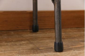 アンティーク家具　昭和中期　楠木材一枚板　シンプルなデザインが取り入れやすい鉄脚テーブル(サイドテーブル、ローテーブル、ベンチ)