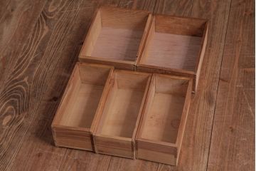 アンティーク雑貨　昭和レトロ　蓋付き収納部が備わった味わいのある小引き出し(小物収納)