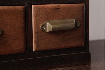 アンティーク雑貨　昭和レトロ　蓋付き収納部が備わった味わいのある小引き出し(小物収納)
