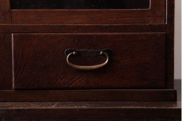 アンティーク家具　昭和初期　栓材　気泡ガラス　古い質感が味わい深い卓上サイズのガラス戸棚(収納棚)