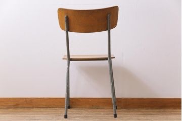 ヴィンテージ家具　イギリスビンテージ　ジャンク感が楽しめる使い込まれたスクールチェア(ワークチェア、板座チェア)