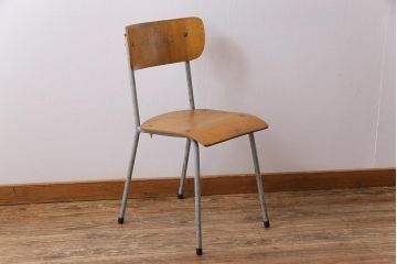 ヴィンテージ家具　イギリスビンテージ　ジャンク感が楽しめる使い込まれたスクールチェア(ワークチェア、板座チェア)(1)