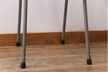 ヴィンテージ家具　イギリスビンテージ　メンズライクなアレンジにおすすめのスクールチェア(ワークチェア、板座チェア)