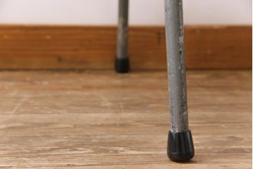 ヴィンテージ家具　イギリスビンテージ　メンズライクなアレンジにおすすめのスクールチェア(ワークチェア、板座チェア)