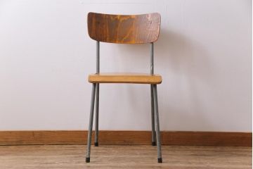 ヴィンテージ家具　イギリスビンテージ　メンズライクなアレンジにおすすめのスクールチェア(ワークチェア、板座チェア)(1)