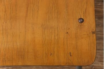 ヴィンテージ家具　イギリスビンテージ　メンズライクなアレンジにおすすめのスクールチェア(ワークチェア、板座チェア)(1)
