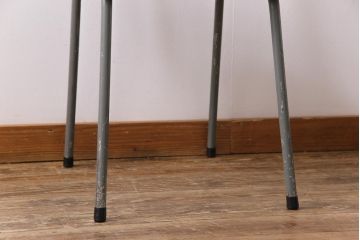 ヴィンテージ家具　イギリスビンテージ　メンズライクなアレンジにおすすめのスクールチェア(ワークチェア、板座チェア)(1)