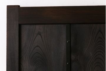 和製アンティーク　総ケヤキ材　無骨な雰囲気を漂わせるシンプルな蔵戸(引き戸、建具、玄関戸)