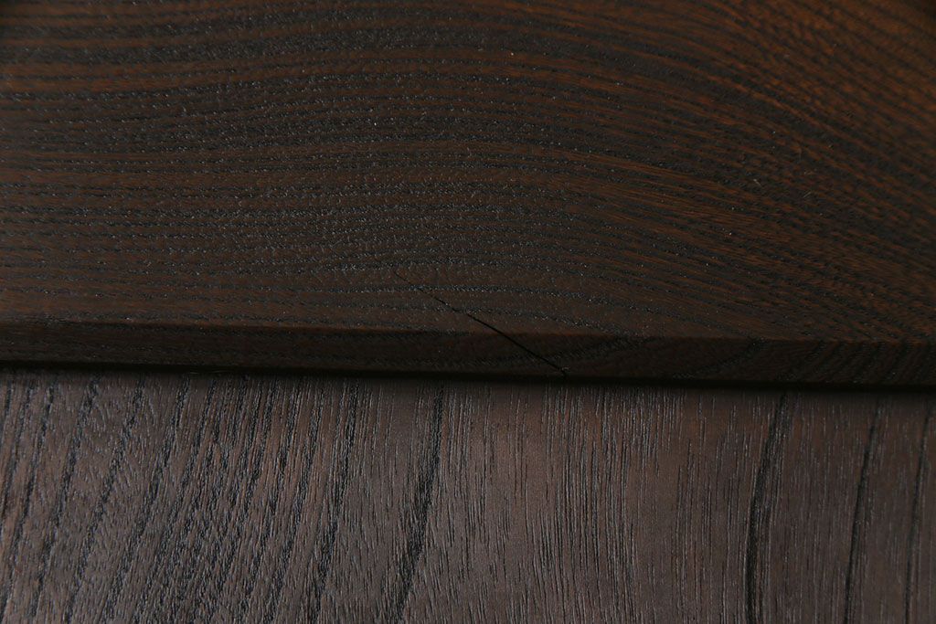 和製アンティーク　総ケヤキ材　無骨な雰囲気を漂わせるシンプルな蔵戸(引き戸、建具、玄関戸)