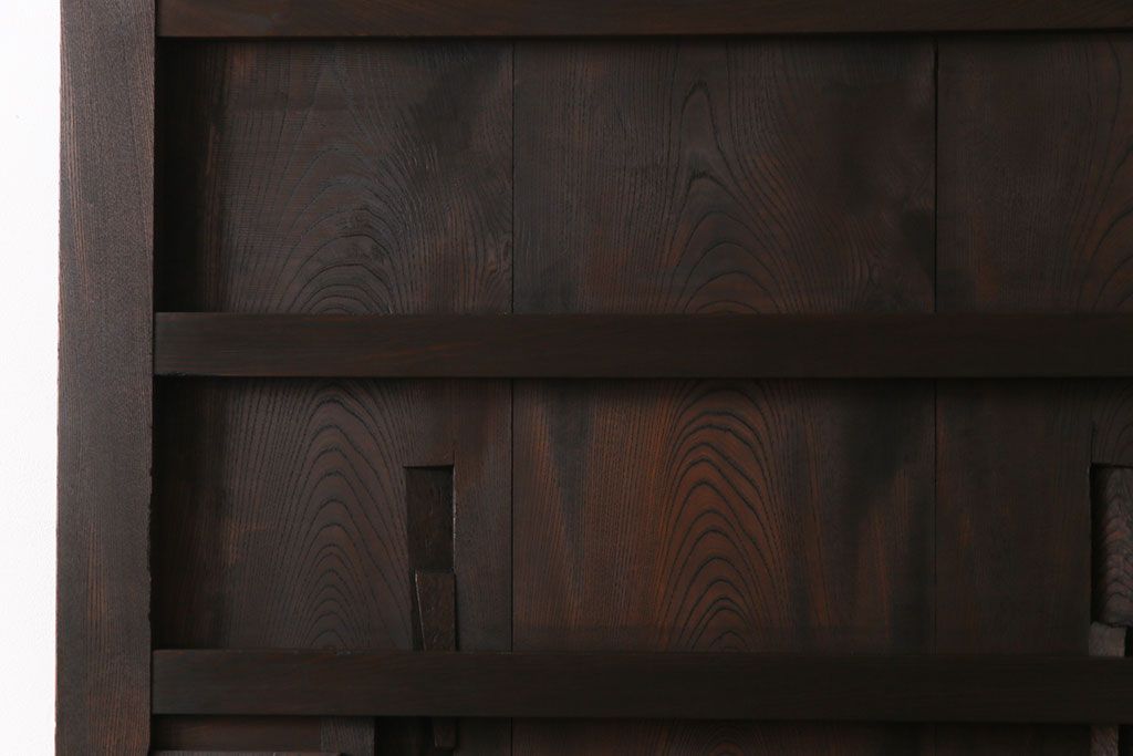 和製アンティーク　総ケヤキ材　無骨な雰囲気を漂わせるシンプルな蔵戸(引き戸、建具、玄関戸)
