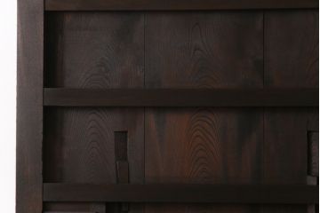 和製アンティーク　総ケヤキ材　無骨な雰囲気を漂わせるシンプルな蔵戸(引き戸、建具、玄関戸)