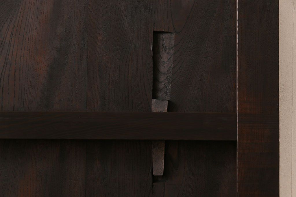 和製アンティーク　総ケヤキ材　無骨な雰囲気を漂わせるシンプルな蔵戸(引き戸、建具、玄関戸)